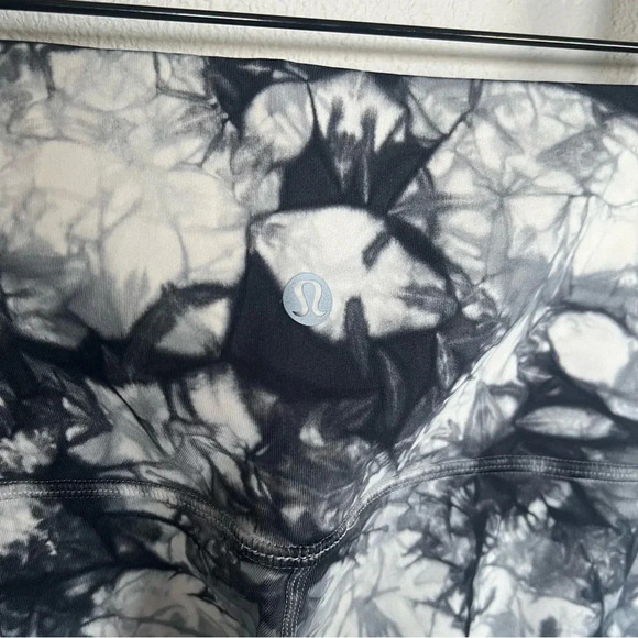 Lululemon Wunder Under Crop Hi-Rise Full-On Luxtreme Legging Dual Shibori 21" - Picture 8 of 9